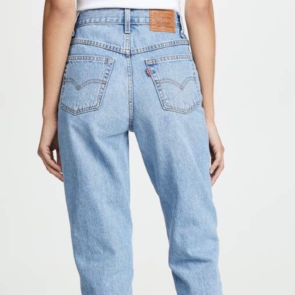 Levi’s Mom Jeans | Size 25 | Light Wash Raw Hem